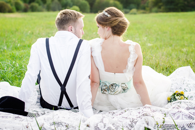 結婚線でズバリわかる「結婚年齢」 小指下の線が上にあればあるほど晩婚に! 結婚線でズバリわかる「結婚年齢」 小指下の線が上にあればあるほど晩婚に!