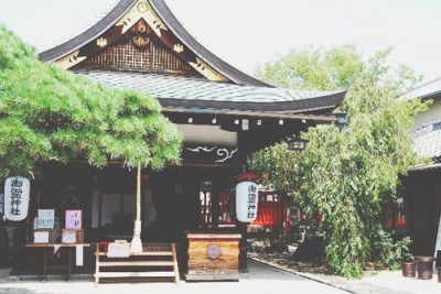 初詣前に確認したい参拝マナー　神社とお寺の違いは？