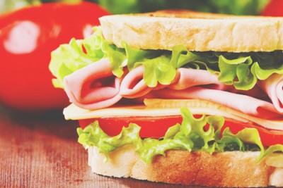 【心理テスト】サンドイッチの作り方でわかる純愛度