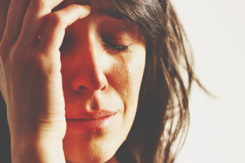 【心理テスト】女性が泣いている理由は……？　答えでわかる今のあなたの精神状態